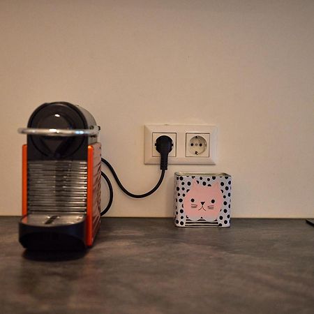 Self-Check-In & Perfect Metro Connection I Apartment Wina Bagian luar foto