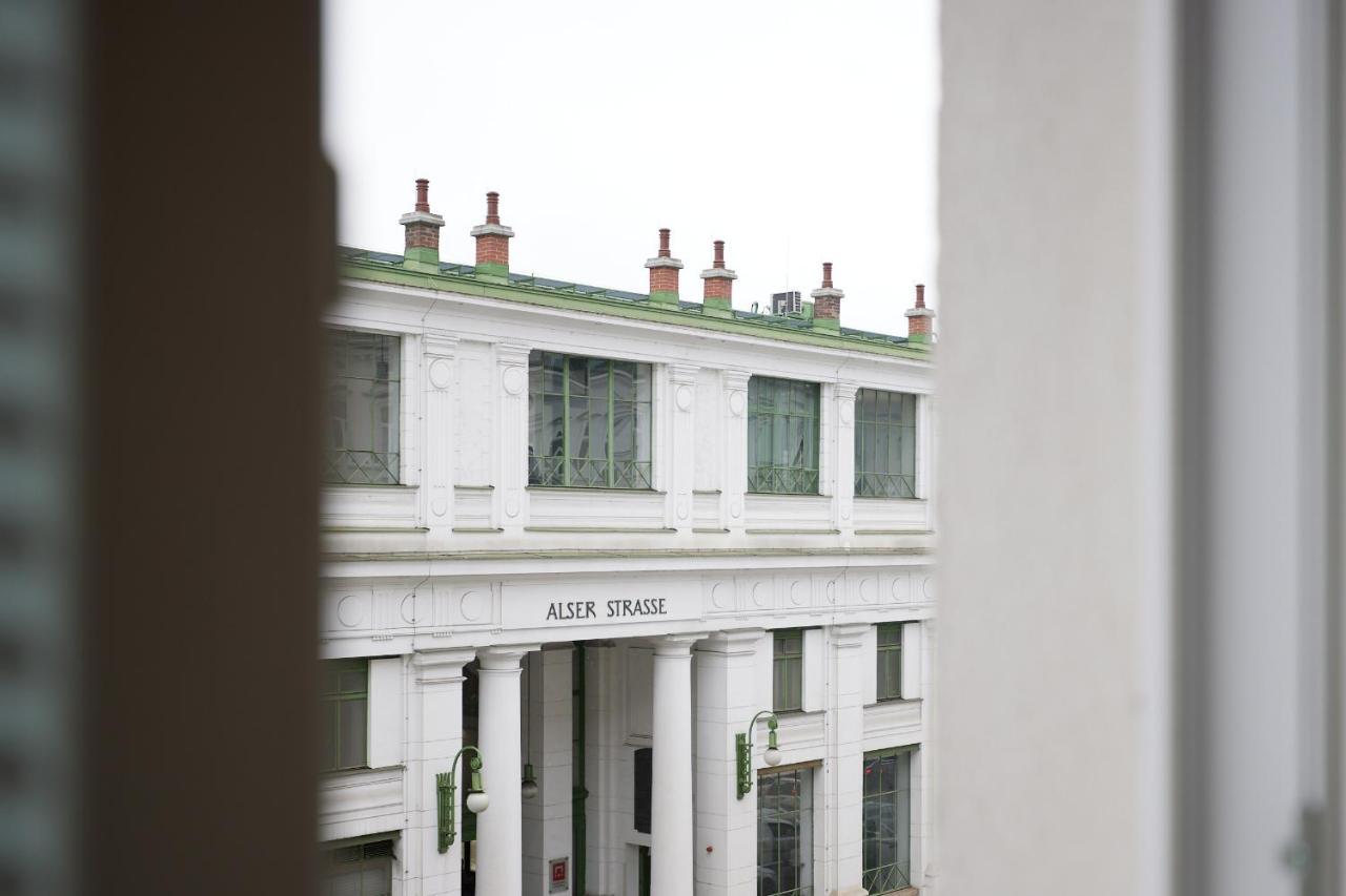 Self-Check-In & Perfect Metro Connection I Apartment Wina Bagian luar foto