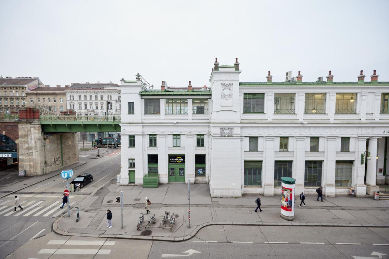 Self-Check-In & Perfect Metro Connection I Apartment Wina Bagian luar foto